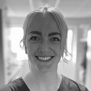 Julie L er dyrlæge på Evidensia Trekanten Dyrehospital.